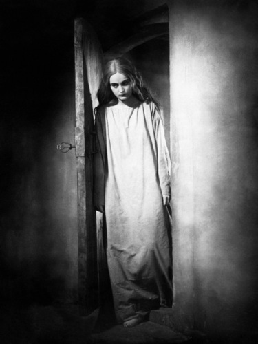 Camilla Horn in Franz Murnau's /Faust/, 1926.